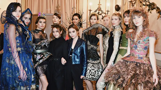 Pilgrimage, Melihat Warisan Lelulur pada Batik Indonesia dengan Gaya Eropa di Milan Fashion Week 2020