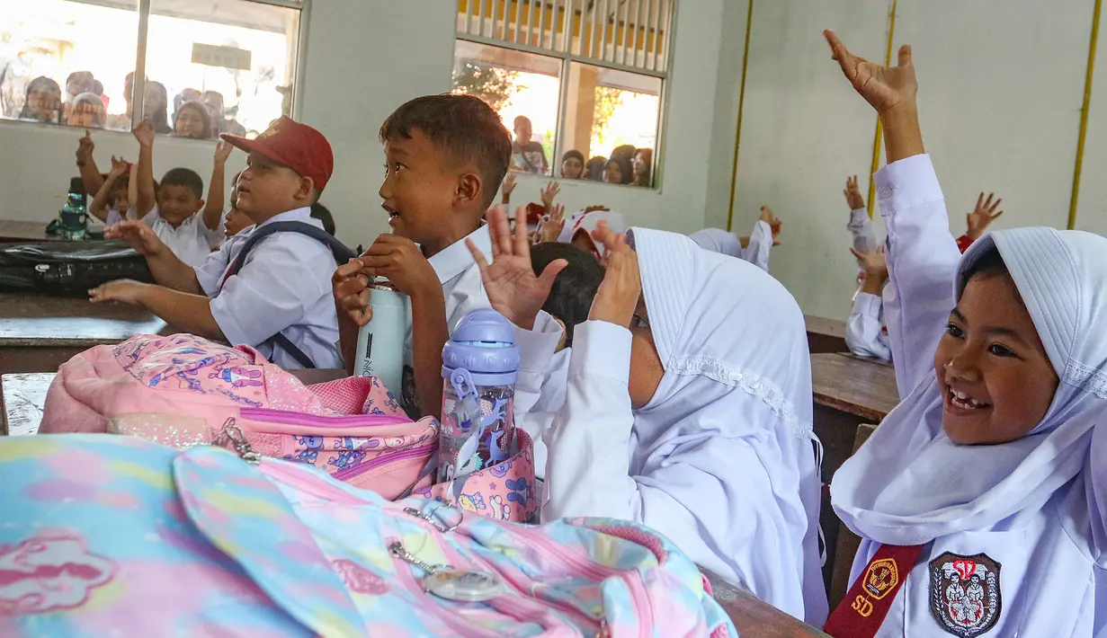 MPLS juga bertujuan membangun kekompakan dan kebersamaan antara siswa dan guru. (merdeka.com/Arie Basuki)