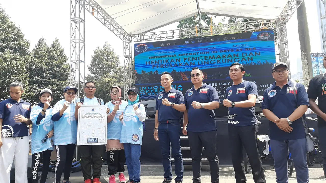 Kementerian Lingkungan Hidup dan Kehutanan (KLHK) Menggelar Kampanye Pentingnnya Menjaga Ekosistem Laut di kawasan Car Free Day (CFD), Senayan, Jakarta, Minggu (17/11/2019). (Foto: Yopi Makdori/Liputan6.com)