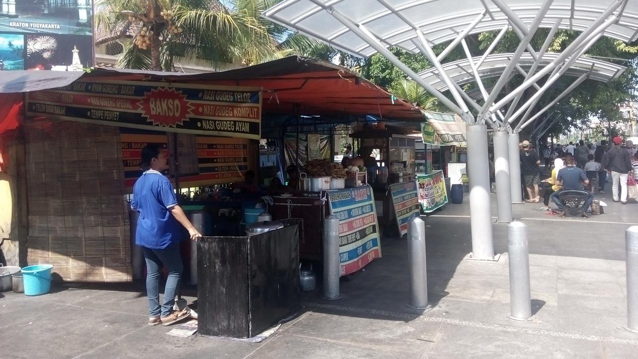 Pemilik Lesehan Tepergok Ambil Untung Gila-gilaan Saat Lebaran