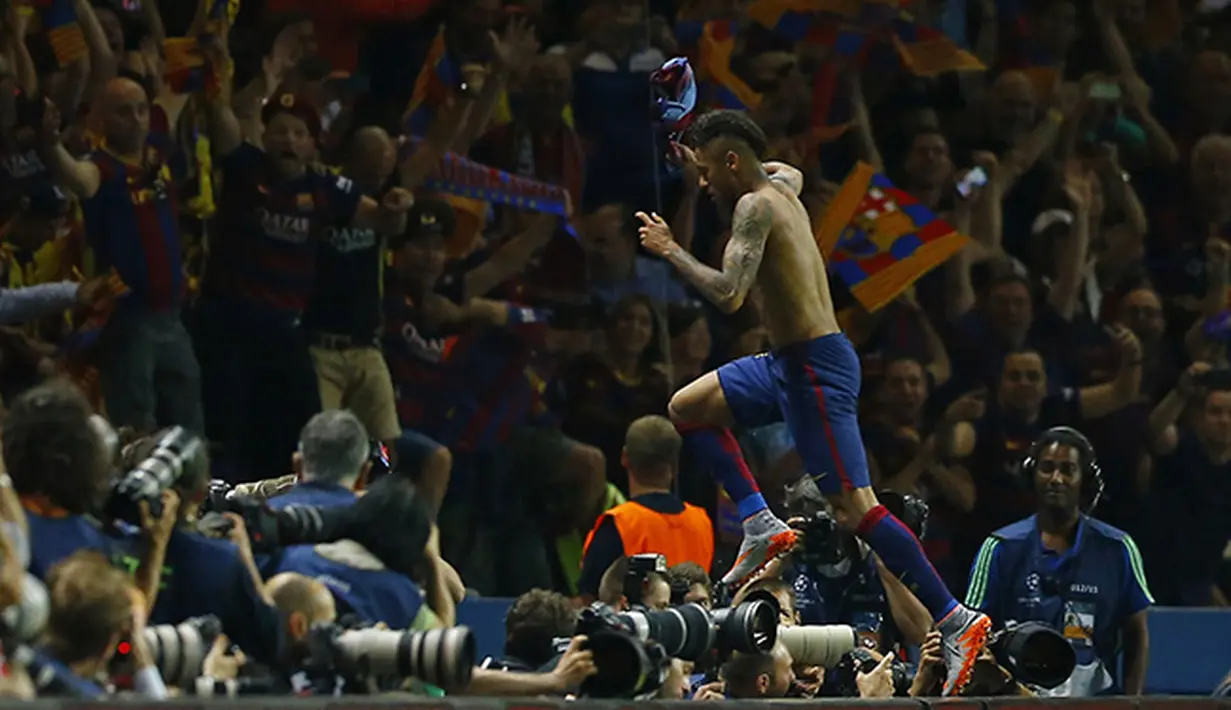 Aksi selebrasi Neymar setelah mencetak gol ketiga bagi  Barcelona. (REUTERS/ Darren Staples)