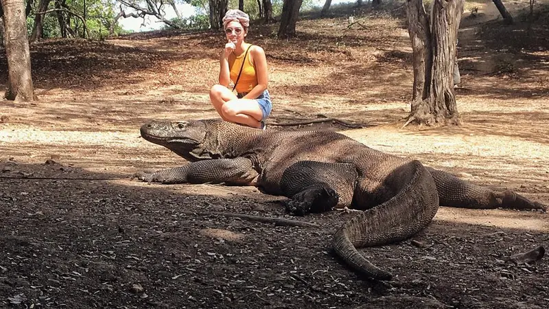 FOTO: Momen Seru Liburan Angela Gilsha Jelajah Alam, Asyik Banget