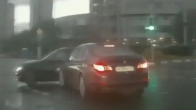 INTERMEZO : Mobil Misterius Ini Muncul Tiba – Tiba