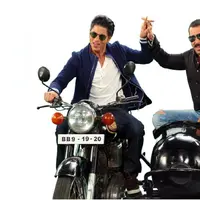  Salman Khan kabarnya memiliki jumlah penggemar yang jauh lebih banyak dari Shah Rukh Khan [foto: Bollywoodlife]