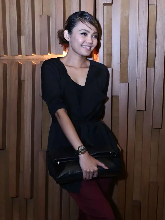 Seringnya ketemuan, Rina yang menjadi host dan Fakhrul sebagai komentator ini sering saling memuji. (Nurwahyunan/Bintang.com)