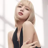 Lisa BLACKPINK tampil sebagai wajah kampanye Bvlgari yang terbaru. Foto: Instagram.