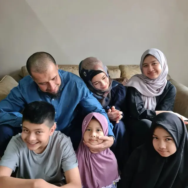 Vakum dari Dunia Hiburan, Ini 6 Potret Terbaru Primus Yustisio yang Semakin Religius