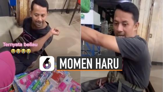 VIDEO: Dagangannya Diborong, Pria Disabilitas Ini Menangis