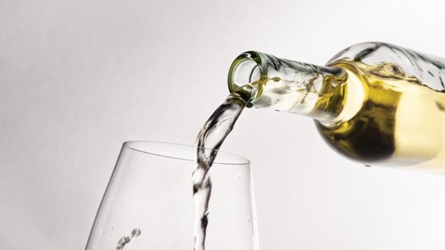 Mengonsumsi Minuman Beralkohol