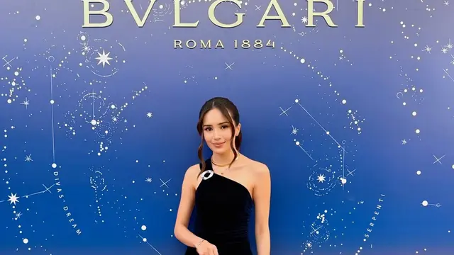 Beby Tsabina saat BVLGARI Year End Party. [@bebytsabina]