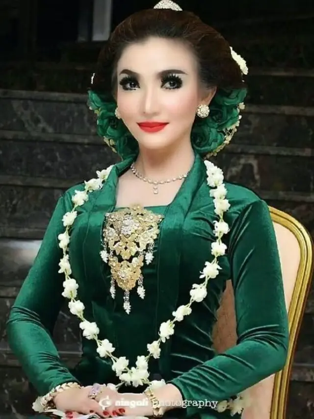 [Bintang] Roro Fitria