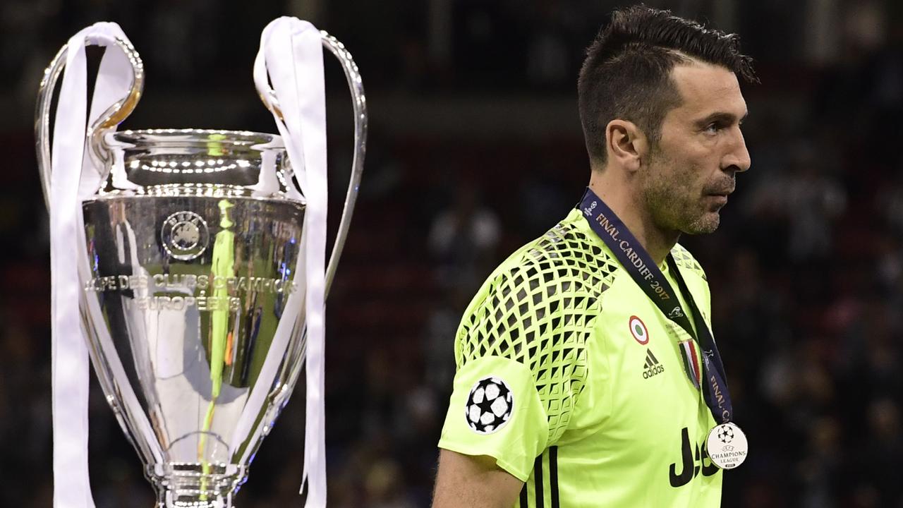 FOTO: Ekpresi Unik Gianluigi Buffon Kiper Juventus yang Siap Pecahkan Rekor di Serie A