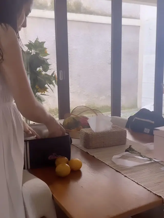 Potret rumah Laura Theux (Sumber: Instagram/laura_theux)