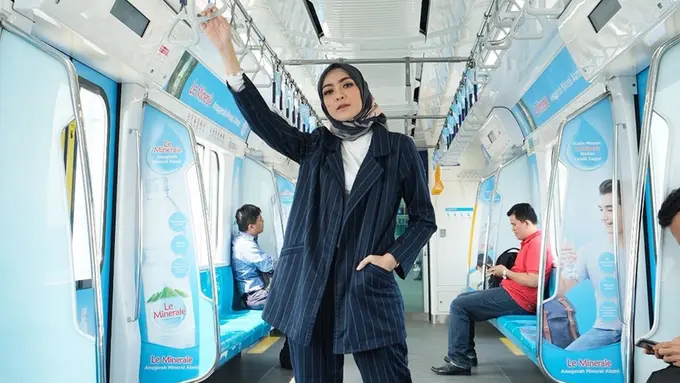 FOTO: Gaya Santai Richa Novisha, Cantik dan Tetap Anggun