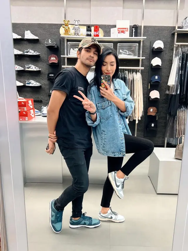 [Fimela] Tyas Mirasih dan Tengku Tezi