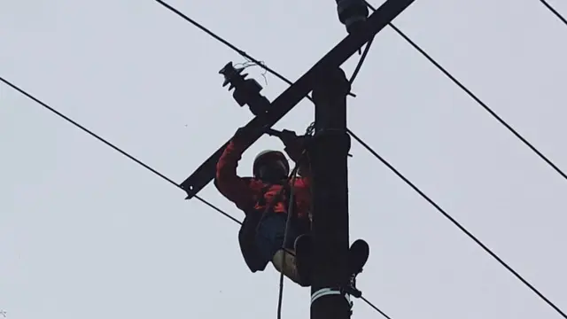 PLN, Gempa Mentawai