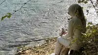 Atalia Praratya mengunjungi Sungai Aare. (Instagram/ ataliapr)