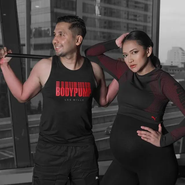 7 Maternity Shoot Corry Pamela di Kehamilan 9 Bulan Ini Tampil Sporty