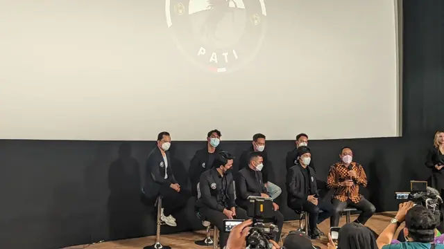 Atta Halilintar dan Putra Siregar meluncurkan AHHA PS Pati FC.