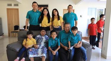 Mertua SBY Meninggal, Ini 7 Potret Kenangannya Bersama Menantu dan Cucu