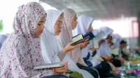 Khataman Al-Qur'an Ponpes NW melibatkan 100 ribu santri di dalam dan luar negeri. (Foto: Liputan6.com/PBNW)