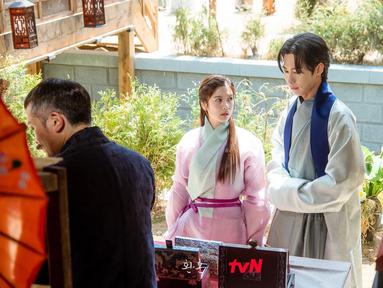 Jung So Min dan Lee Jae Wook dalam episode 20 Alchemy of Souls. (Foto: tvN via Soompi)