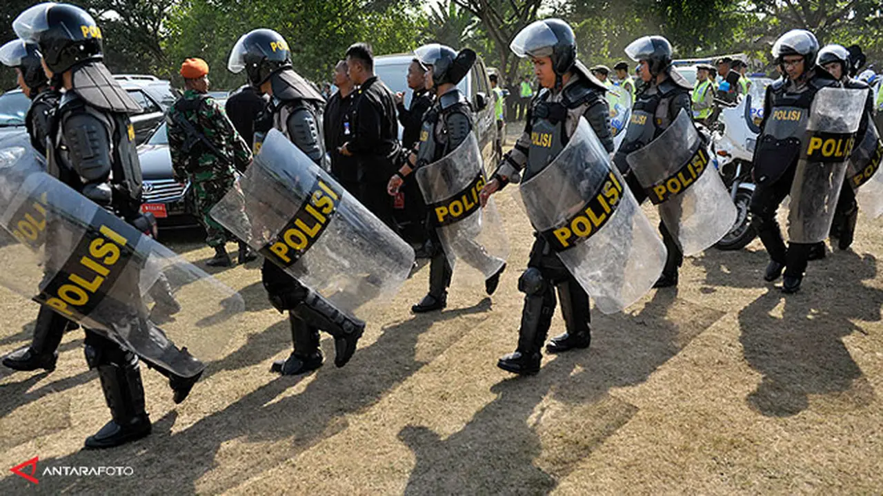 pengamanan-polisi-opm121130c.jpg