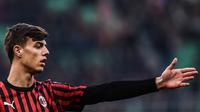 2. Daniel Maldini - Berbeda dengan sang ayah, Paulo Maldini, yang dikenal sebagai bek tangguh era 90an, dirinya justru bermain sebagai gelandang serang. Musim ini cucu dari Cesare Maldini tersebut berhasil debut di Serie A Italia saat melawan Hellas Verona. (AFP/Miguel Medina)
