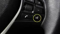 Pengemudi mobil tetap terganggu dan tidak fokus hingga 27 detik pasca menggunakan fitur perintah suara/voice command di ponsel atau mobil.