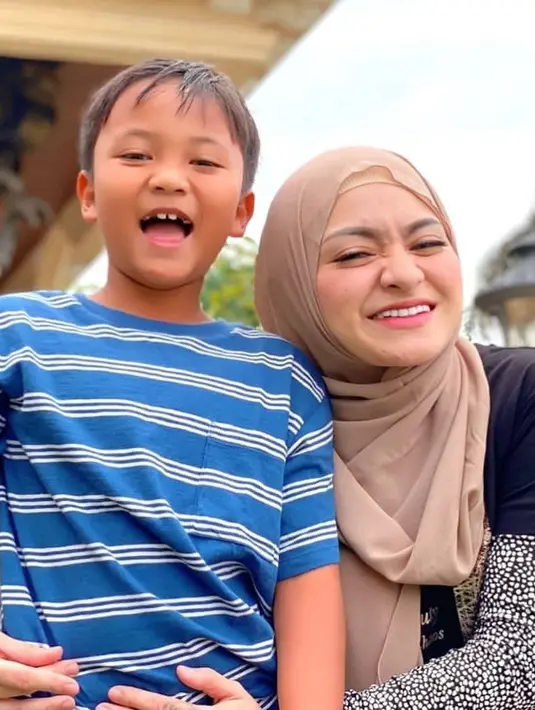 Nathalie Holscher (Instagram/sulechanel)