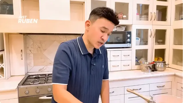Interior Dapur Rumah Ruben Onsu (YouTube Just Ruben)