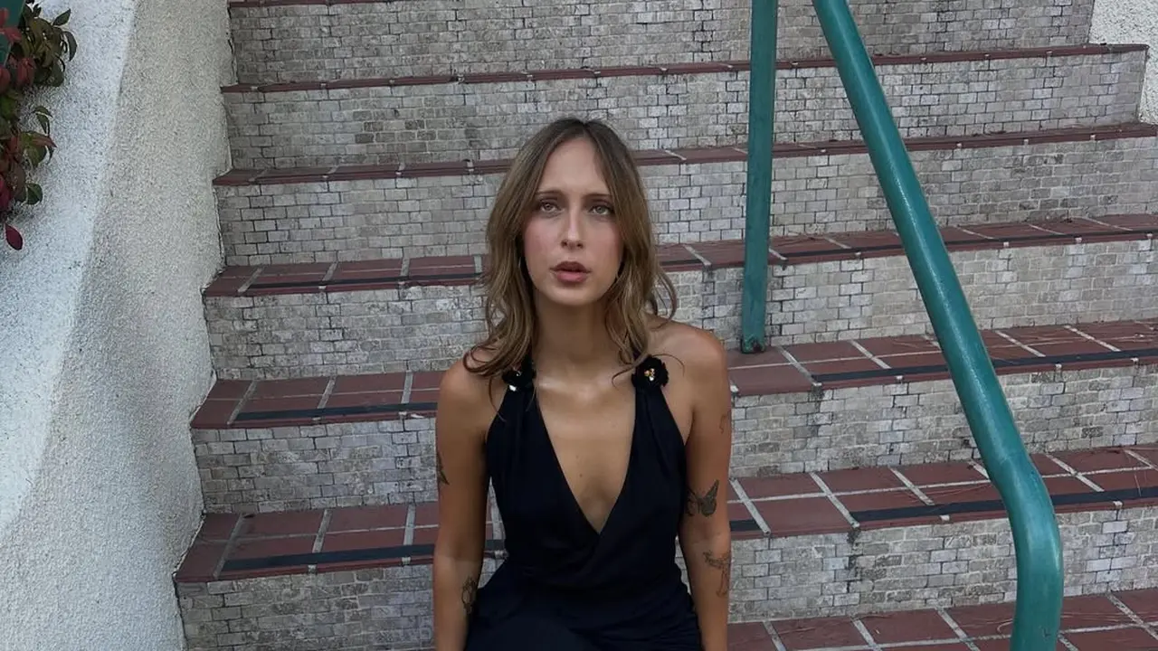 6 Gaya Aydan Nix, Adik Gigi dan Bella Hadid yang Baru Terungkap Lewat Tes DNA