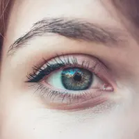 Ilustrasi Bulu Mata Lentik | unsplash.com