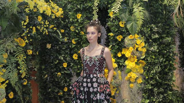 Koleksi Floral Sebastian Gunawan Hiasi Ritel di Grand Indonesia