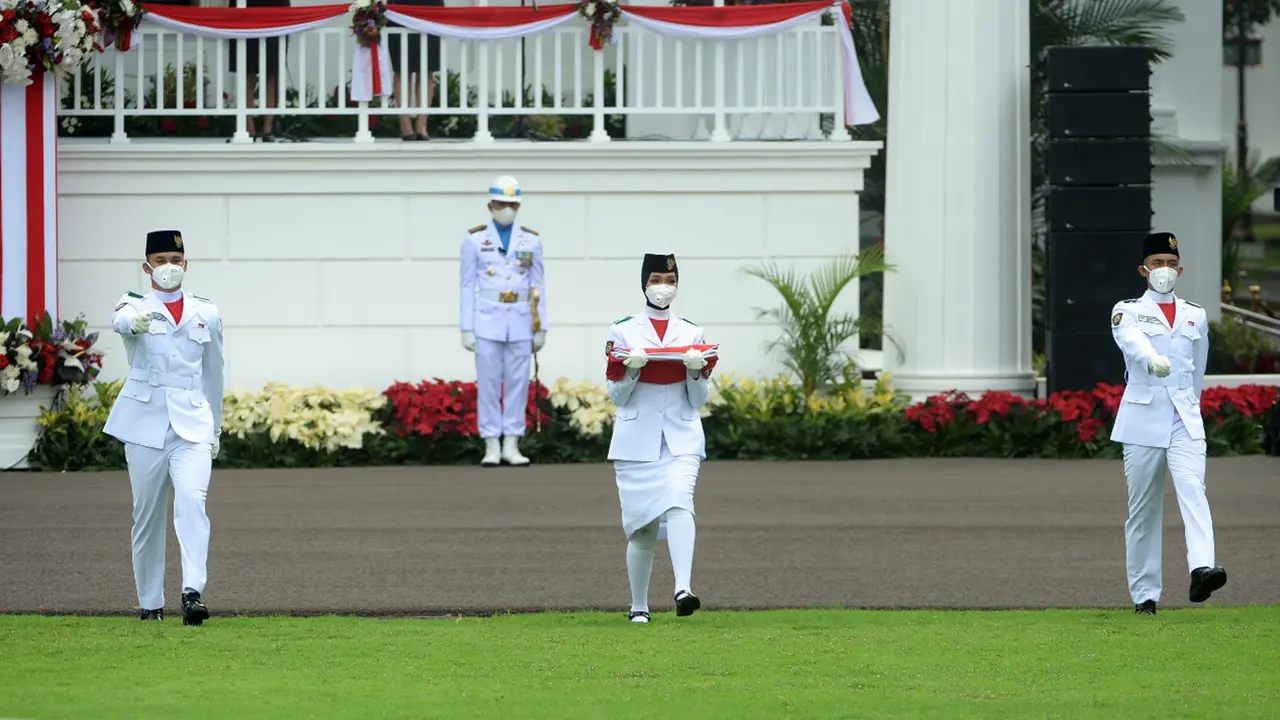 Presiden Jokowi Saat Pimpin Upacara di Istana Merdeka