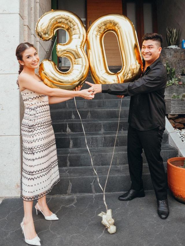 7 Tahun Menikah, Ini 8 Potret Harmonis Keluarga Chelsea Olivia dan Glenn Alinskie