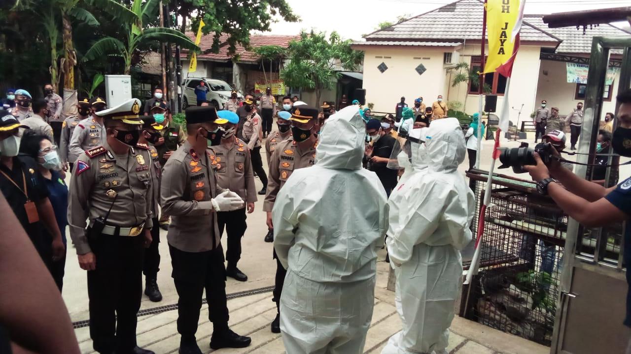 Wakapolda Tinjau Penanganan Covid-19 di Daerah Zona Merah Bekasi