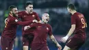  AS Roma meraih kemenangan 1-0 atas AC Milan dalam laga pekan ke-16 Serie A 2016-2017 di Stadio Olimpico, Senin (12/12/2016) waktu setempat. Gol kemenangan Il Lupi dicetak oleh Radja Nainggolan pada menit ke-62. (AFP/Filippo Monteforte)