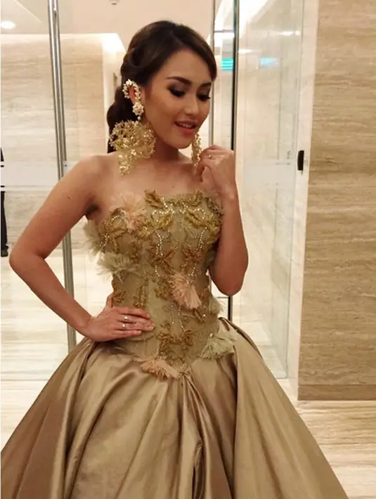 Meski berhasil dalam karier dan bisnisnya, Ayu Ting Ting masih memiliki satu mimpi yang belum terwujud. Peraih Lagu Dangdut Paling Ngetop versi SCTV Music Awards 2016 itu ingin menggelar konser tunggal. (Instagram) 