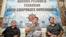 Ketum FPPI Nova Sofyan Hakim (Tengah) memberi keterangan saat konferensi pers, Jakarta, Rabu (16/1). Pekerja juga mendukung penuh PT Pelindo II untuk menegakkan tata kelola pelabuhan yang baik (Good Corporate Governance/GCG). (Liputan6.com/Faizal Fanani)