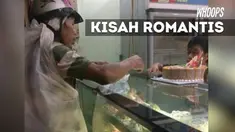 Potret romantis pemulung tersebut pun jadi viral dan membuat para netizen terharu.