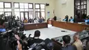 Suasana Sidang Putusan sengketa kepengurusan Golkar di Pengadilan Tata Usaha Negara Jakarta Timur, Senin (18/5/2015).  Majelis hakim PTUN Jakarta memutuskan mengabulkan gugatan kubu Aburizal Bakrie (Ical). (Liputan6.com/Johan Tallo)