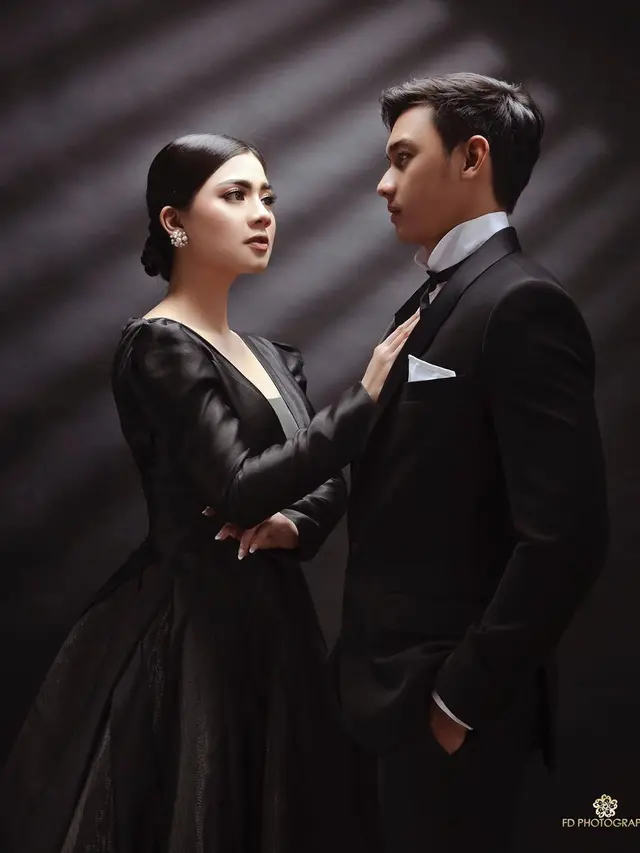 6 Pemotretan Caesar Hito dan Felicya Angelista dengan Tema Salute in Love