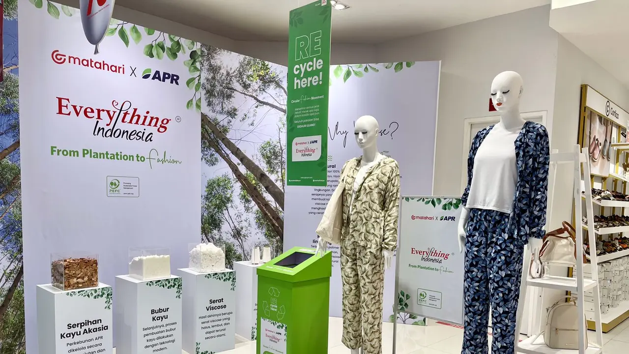 Drop Box program Daur Ulang Bajumu yang terdapat di salah satu gerai Matahari
