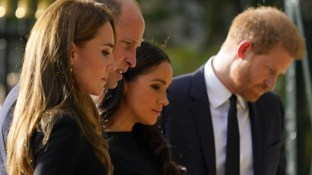Pangeran William, Kate Middleton, Pangeran Harry, Meghan Markle (Foto: AP Photo/Alberto Pezzali)