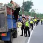 Antisipasi Napi Rutan Siak Kabur, Pintu Masuk ke Pekanbaru Dijaga Ketat Polisi (Foto: Liputan6/ M Syukur)