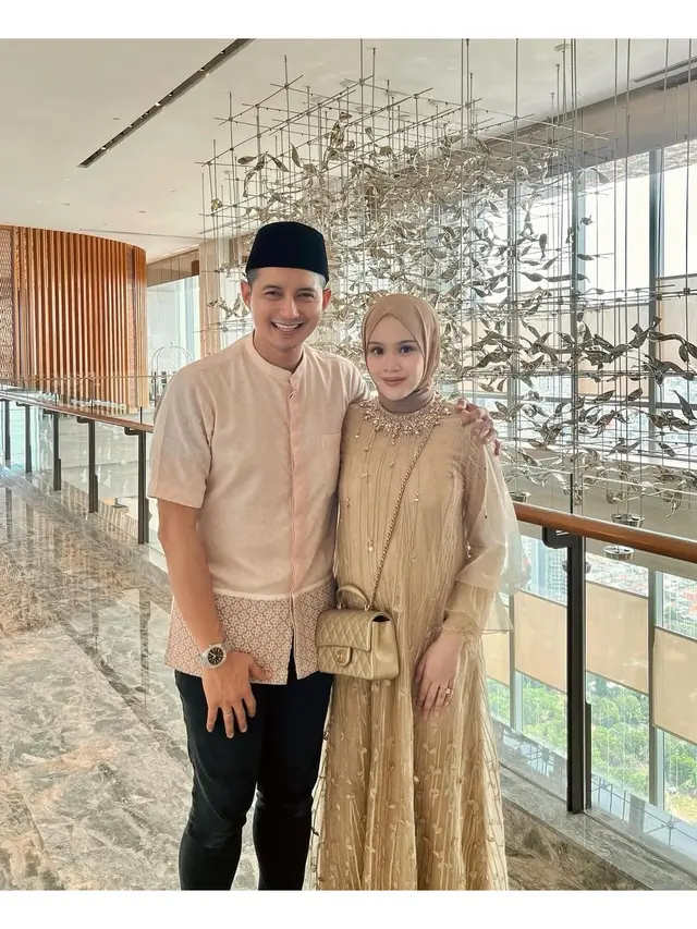 6 Gamis Elegan ala Dea Sahirah untuk Acara Formal, Sopan dengan Gaya Modern