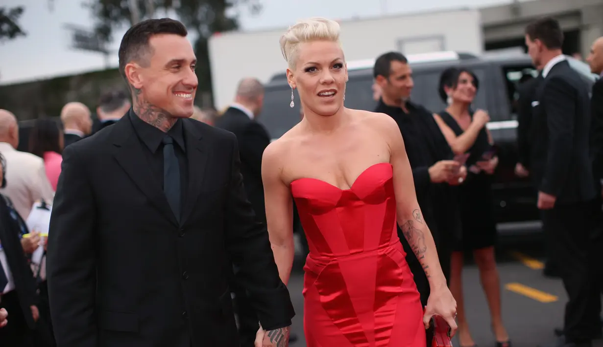 Kabar bahagia kembali datang. Kali ini dari pasangan Pink dan Carey Hart yang sedang menunggu kelahiran anak ke-2 nya. Lewat Twitter dan Instagram, Pink mengumumkan kabar tersebut. (AFP/Bintang.com)