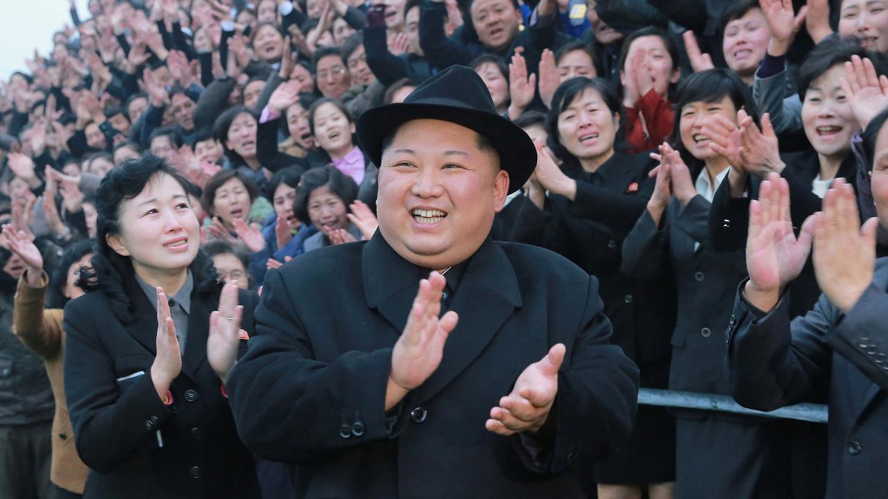Senyum Semringah Kim Jong-Un Saat Berkunjung ke Universitas Guru Pyongyang