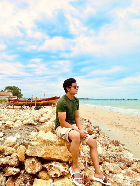 "Kalau sama Tiara dekat sebagai teman, temenan baik jadi memang kenal baru-baru ini sih baru beberapa bulan ini," kata Randy Martin di Trans TV, Jakarta Selatan, Senin (14/12/2020). (Instagram/randymartinnn)